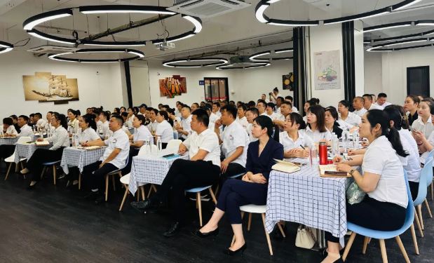 “食”刻守護(hù)，安全相伴！華逸府食品安全及營養(yǎng)健康知識(shí)專項(xiàng)培訓(xùn)